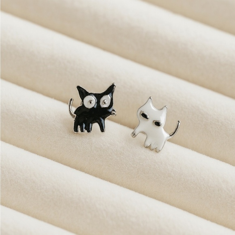 Kawaii Cartoon Cat Studs